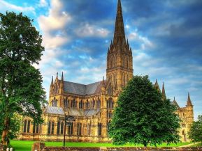Salisbury_Cathedral_01.jpg